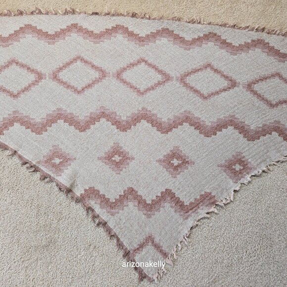 Wilfred Faroe Merino Wool Triangle Scarf Pinkish Taupe Aritzia - Picture 3 of 12